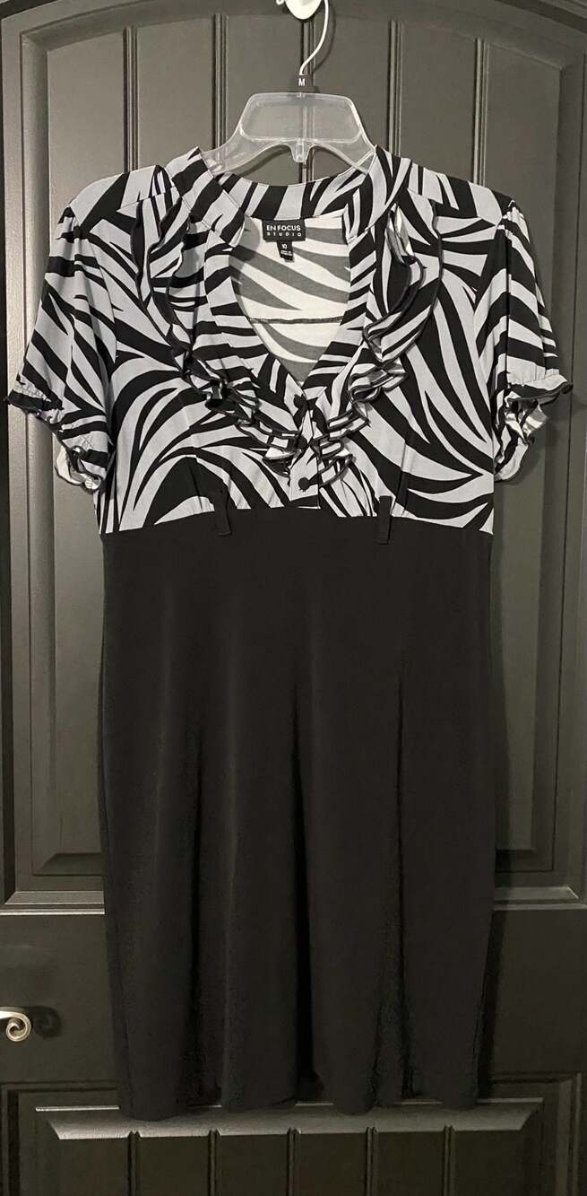 En Focus Studio Zebra Print Ruffle Neck Short Sleeve Dress Size 10